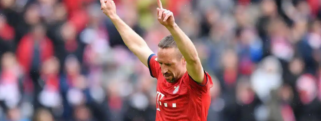 Werden die Bayern-Fans Pavard verzeihen? Werden die Bayern-Fans Pavard verzeihen?