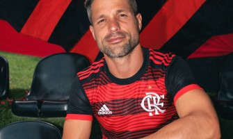 Clube de Regatas do Flamengo hat das Heimtrikot der Saison 2022 veröffentlicht