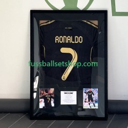 Real Madrid Cristiano Ronaldo Nr. 7 Retro Auswärtstrikot 2011 Gerahmtes Fußballtrikot