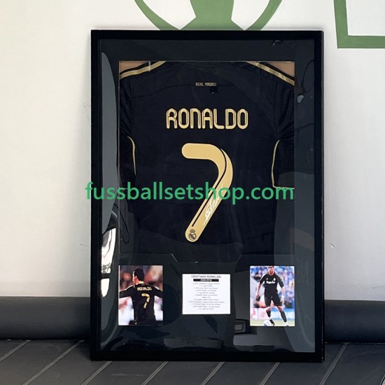 Real Madrid Cristiano Ronaldo Nr. 7 Retro Auswärtstrikot 2011 Gerahmtes Fußballtrikot