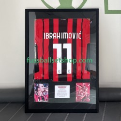 Zlatan Ibrahimović Nr. 11 AC Milan Heimtrikot 2021 Gerahmtes Fußballtrikot